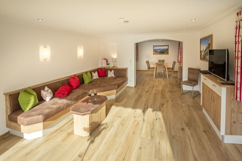 m&ouml;blierte 3-Zimmer-Wohnung mit Terrasse auf Zeit
