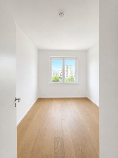 Modernes Wohnen mit gro&szlig;z&uuml;gigem Balkon und Tiefgaragenstellplatz. Barrierefrei