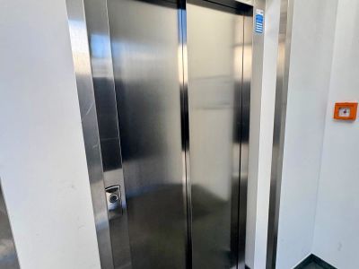 Modernes Wohnen mit gro&szlig;z&uuml;gigem Balkon und Tiefgaragenstellplatz. Barrierefrei