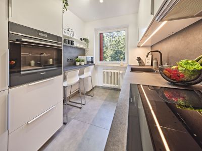 Mitarbeiterwohnung f&uuml;r 3-6 Personen, 4-Zi, 2 Balkone, Parken, 10 Min.  z.B. zu BMW/MAN
