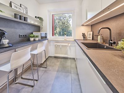Mitarbeiterwohnung f&uuml;r 3-6 Personen, 4-Zi, 2 Balkone, Parken, 10 Min.  z.B. zu BMW/MAN