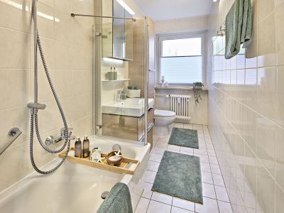 Mitarbeiterwohnung f&uuml;r 3-6 Personen, 4-Zi, 2 Balkone, Parken, 10 Min.  z.B. zu BMW/MAN