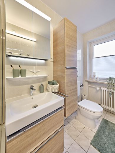 Mitarbeiterwohnung f&uuml;r 3-6 Personen, 4-Zi, 2 Balkone, Parken, 10 Min.  z.B. zu BMW/MAN