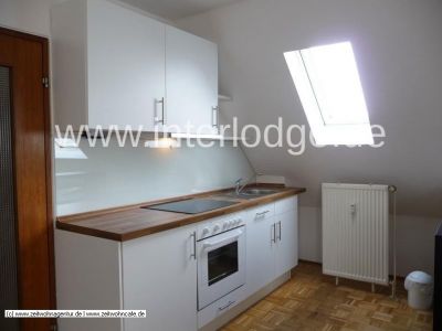 INTERLODGE K&ouml;ln: Gem&uuml;tliche und komplett m&ouml;blierte Dachgescho&szlig;wohnung