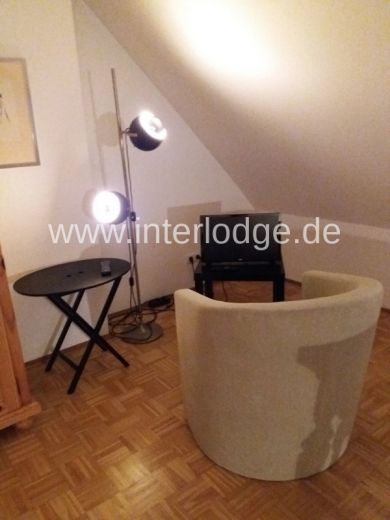 INTERLODGE K&ouml;ln: Gem&uuml;tliche und komplett m&ouml;blierte Dachgescho&szlig;wohnung