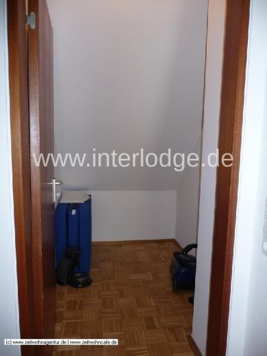 INTERLODGE K&ouml;ln: Gem&uuml;tliche und komplett m&ouml;blierte Dachgescho&szlig;wohnung