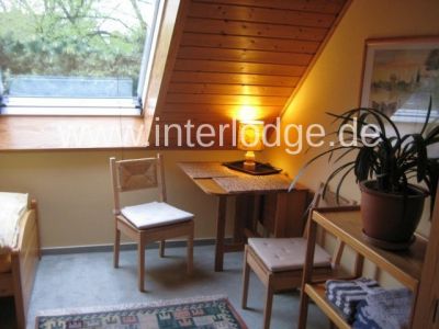 INTERLODGE Geschmackvoll m&ouml;blierte kleine Doppelhaush&auml;lfte in D&uuml;sseldorf-Wersten