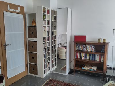Liebevoll mbliertes Zimmer mit eigenem Bad