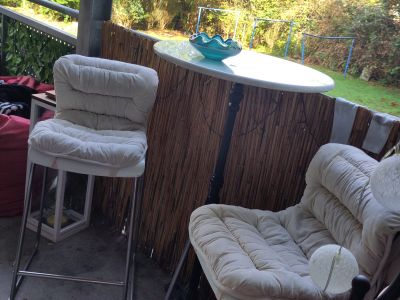 Liebevoll mbliertes Zimmer mit eigenem Bad