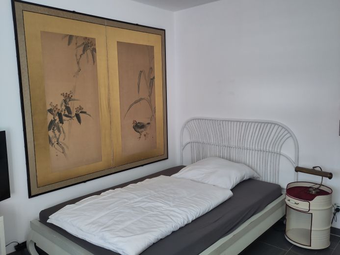 Liebevoll mbliertes Zimmer mit eigenem Bad