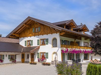 Wohnen auf Zeit mit Wohlf&uuml;hlgarantie und Bergblick