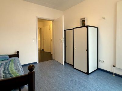 Teilm&ouml;bliertes SINGLE-Wohnen in ruhiger Aussichtslage Bruchsals - auch l&auml;ngerfristig (bis 3 Jahre)