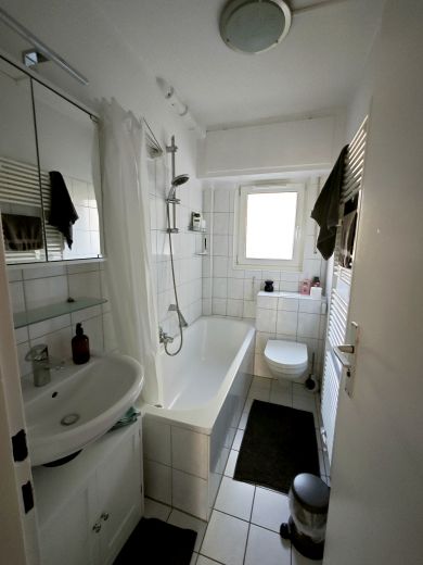 Zwischenwohnen/Untermiete mit Charakter: 3-Zimmer-Erdgeschosswohnung in Sachsenhausen-S&uuml;d