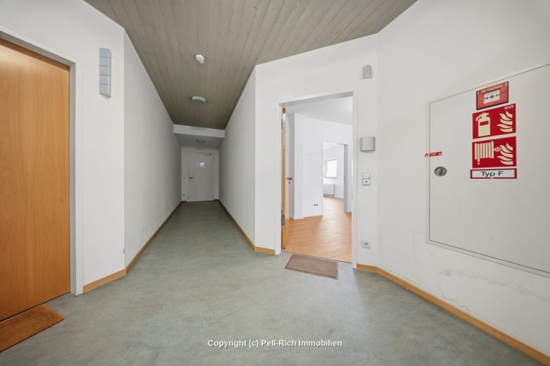 SENIORENWOHNEN: Helle 2-Zimmer-Wohnung mit Aufzug & neuer Einbauk&uuml;che in der Oststadt zur Miete
