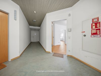 SENIORENWOHNEN: Helle 2-Zimmer-Wohnung mit Aufzug & neuer Einbauk&uuml;che in der Oststadt zur Miete