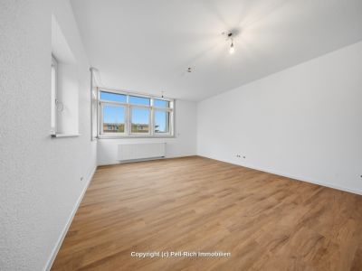 SENIORENWOHNEN: Helle 2-Zimmer-Wohnung mit Aufzug & neuer Einbauk&uuml;che in der Oststadt zur Miete