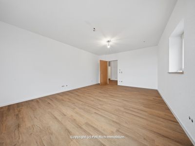 SENIORENWOHNEN: Helle 2-Zimmer-Wohnung mit Aufzug & neuer Einbauk&uuml;che in der Oststadt zur Miete