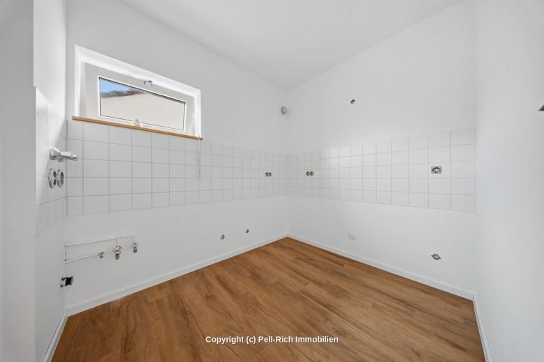 SENIORENWOHNEN: Helle 2-Zimmer-Wohnung mit Aufzug & neuer Einbauk&uuml;che in der Oststadt zur Miete