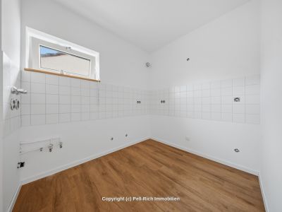 SENIORENWOHNEN: Helle 2-Zimmer-Wohnung mit Aufzug & neuer Einbauk&uuml;che in der Oststadt zur Miete