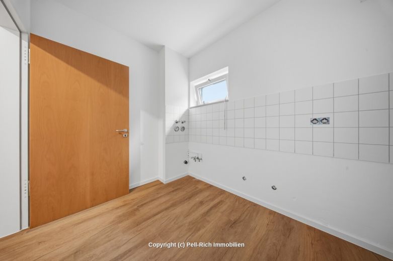 SENIORENWOHNEN: Helle 2-Zimmer-Wohnung mit Aufzug & neuer Einbauk&uuml;che in der Oststadt zur Miete