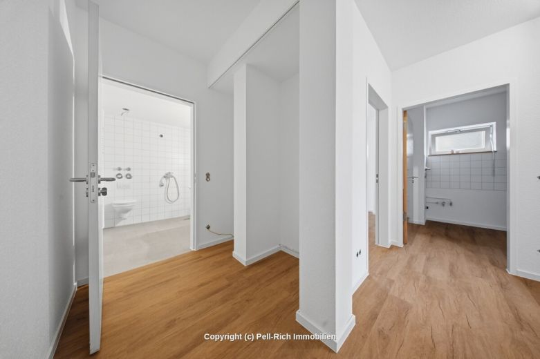 SENIORENWOHNEN: Helle 2-Zimmer-Wohnung mit Aufzug & neuer Einbauk&uuml;che in der Oststadt zur Miete