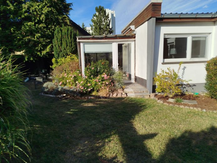 M&ouml;bliertes Einfamilienhaus mit Garten Pauschalmiete mtl. 1490 EUR