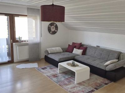 M&ouml;blierte 3-Zimmer-Wohnung mit Balkon in Viechtach