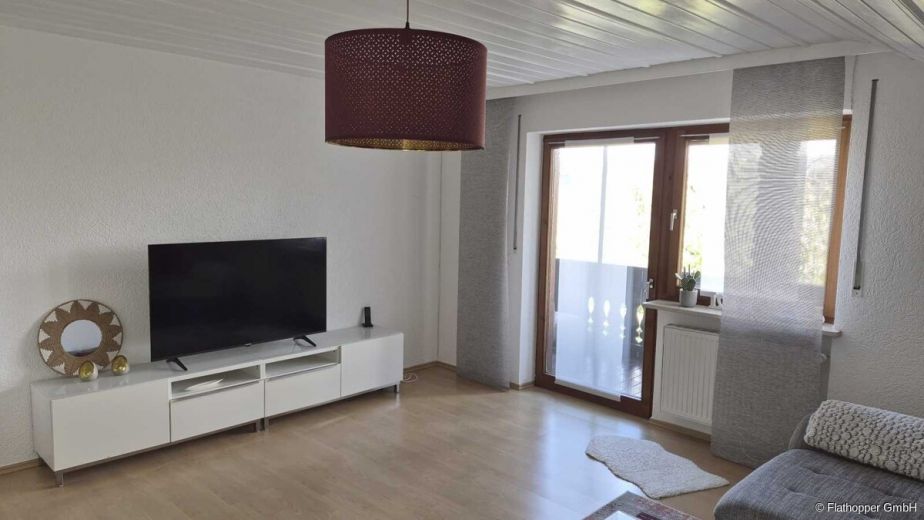 M&ouml;blierte 3-Zimmer-Wohnung mit Balkon in Viechtach