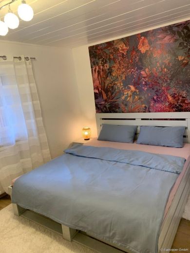 M&ouml;blierte 3-Zimmer-Wohnung mit Balkon in Viechtach
