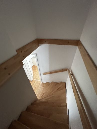 Sch&ouml;ne Doppelhaush&auml;lfte mit Garten
