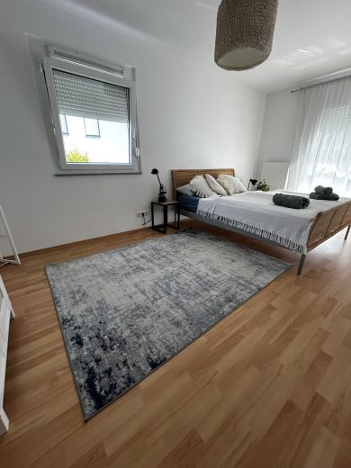 Sch&ouml;ne Doppelhaush&auml;lfte mit Garten