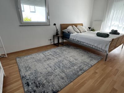 Sch&ouml;ne Doppelhaush&auml;lfte mit Garten
