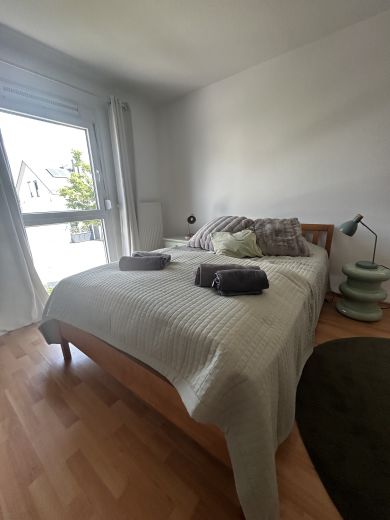 Sch&ouml;ne Doppelhaush&auml;lfte mit Garten