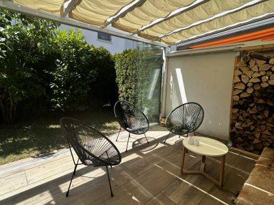Sch&ouml;ne Doppelhaush&auml;lfte mit Garten