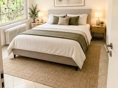 Niederkassel: 4,5- Zimmer-Garten-Wohnung mit 2 Garagenstellpl&auml;tzen in Premiumlage