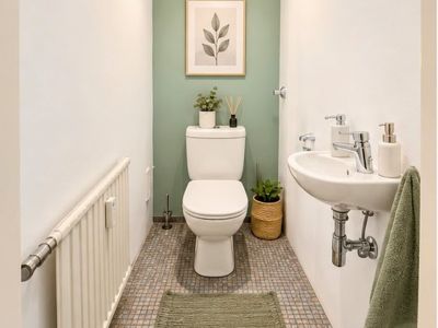 Niederkassel: 4,5- Zimmer-Garten-Wohnung mit 2 Garagenstellpl&auml;tzen in Premiumlage