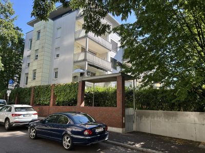 G&ouml;ppingen City-Lage, m&ouml;blierte 3-Zimmer-Wohnung mit Balkon, Aufzug und Stellplatz