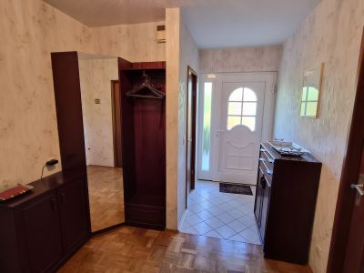 M&ouml;blierter Bungalow in Frankfurt-Berkersheim &ndash; Ideal f&uuml;r Business & Wohnen auf Zeit (All-Inclusive)