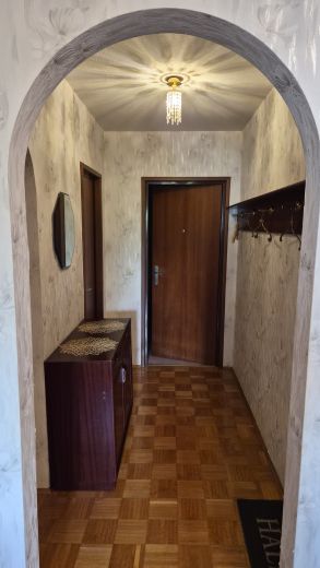 M&ouml;blierter Bungalow in Frankfurt-Berkersheim &ndash; Ideal f&uuml;r Business & Wohnen auf Zeit (All-Inclusive)