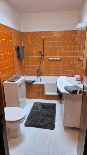 M&ouml;blierter Bungalow in Frankfurt-Berkersheim &ndash; Ideal f&uuml;r Business & Wohnen auf Zeit (All-Inclusive)