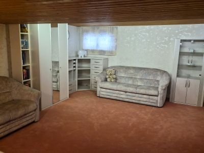 M&ouml;blierter Bungalow in Frankfurt-Berkersheim &ndash; Ideal f&uuml;r Business & Wohnen auf Zeit (All-Inclusive)