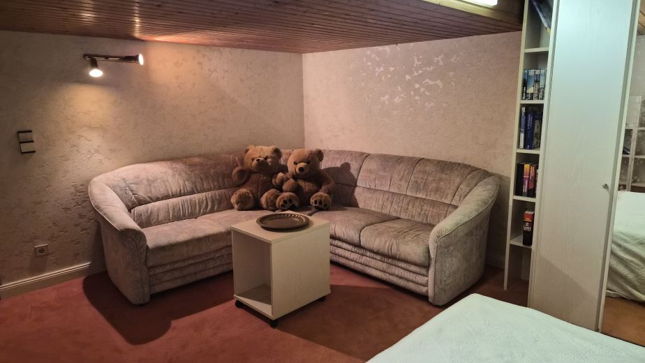 M&ouml;blierter Bungalow in Frankfurt-Berkersheim &ndash; Ideal f&uuml;r Business & Wohnen auf Zeit (All-Inclusive)