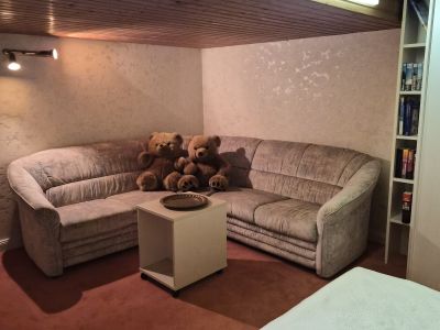 M&ouml;blierter Bungalow in Frankfurt-Berkersheim &ndash; Ideal f&uuml;r Business & Wohnen auf Zeit (All-Inclusive)