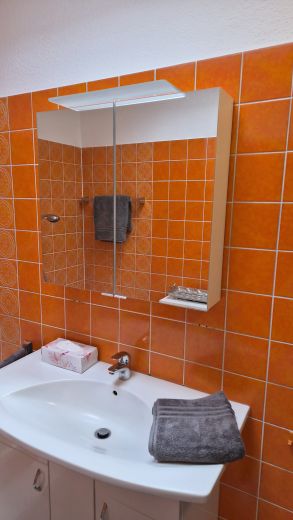 M&ouml;blierter Bungalow in Frankfurt-Berkersheim &ndash; Ideal f&uuml;r Business & Wohnen auf Zeit (All-Inclusive)