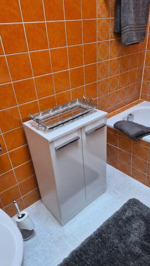 M&ouml;blierter Bungalow in Frankfurt-Berkersheim &ndash; Ideal f&uuml;r Business & Wohnen auf Zeit (All-Inclusive)