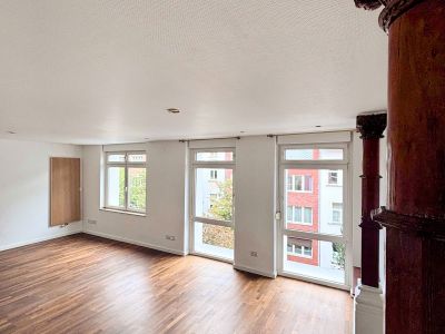 Unterbilk: Helle 3-Zimmer-Wohnung mit Sauna und Kamin