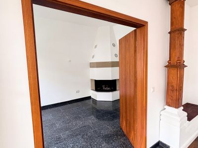 Unterbilk: Helle 3-Zimmer-Wohnung mit Sauna und Kamin