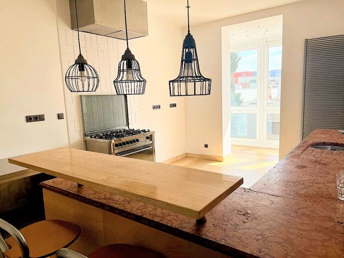 Unterbilk: Helle 3-Zimmer-Wohnung mit Sauna und Kamin