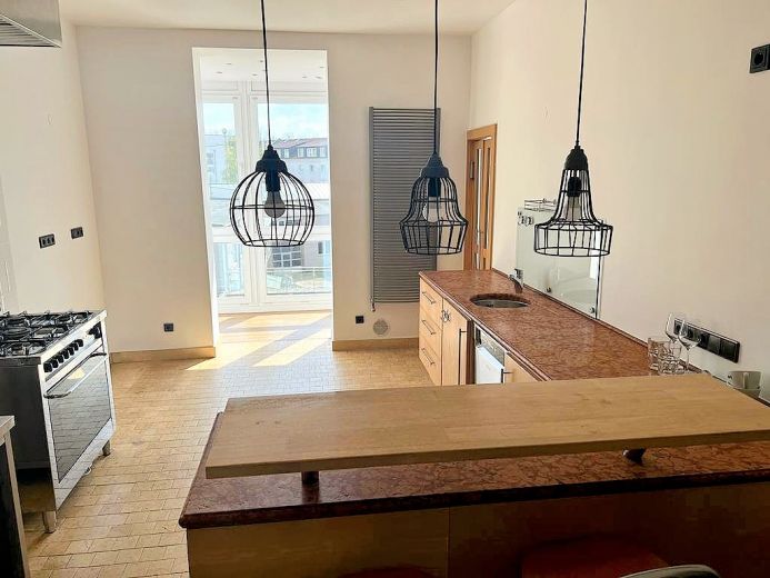 Unterbilk: Helle 3-Zimmer-Wohnung mit Sauna und Kamin