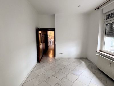 Unterbilk: Helle 3-Zimmer-Wohnung mit Sauna und Kamin